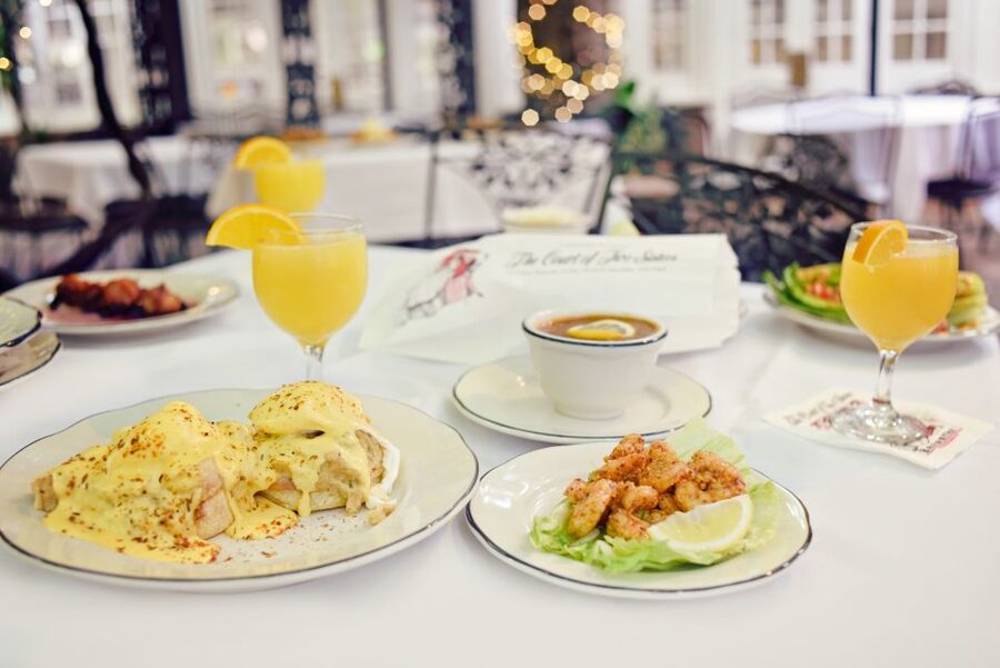 New Orleans: 'Court of Two Sisters' Jazz Brunch Buffet - A jazz brunch in the heart of the French Quarter