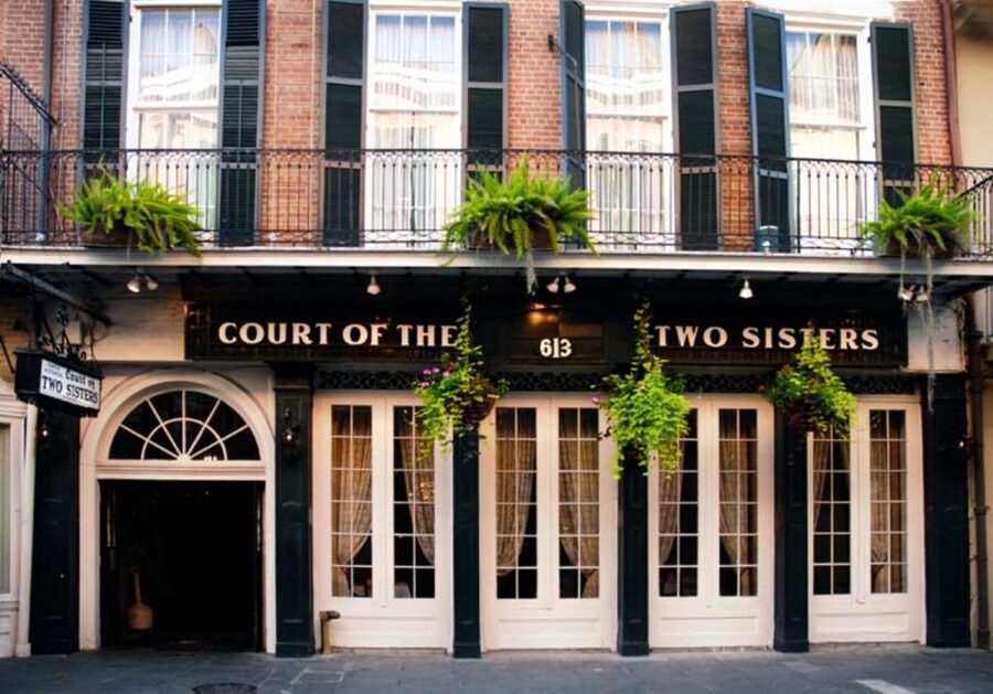 New Orleans: 'Court of Two Sisters' Jazz Brunch Buffet - Live jazz and the pace of the meal