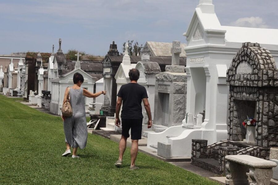 New Orleans VIP City Tour w/ a Jazz Musician + Pro Photos - Murals, Marigny, and the Bywater neighborhood