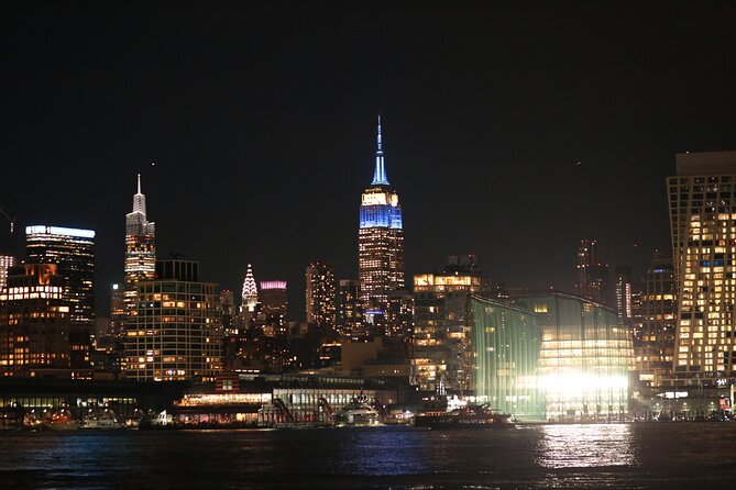 New York City Dinner Cruise on Luxury Yacht with Live Music - Statue of Liberty and Governor’s Island