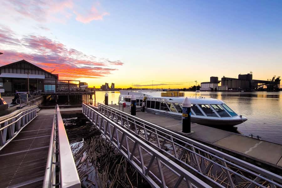 Newcastle: Harbour Dinner Cruise with Live Music - A three-course dinner with dessert included