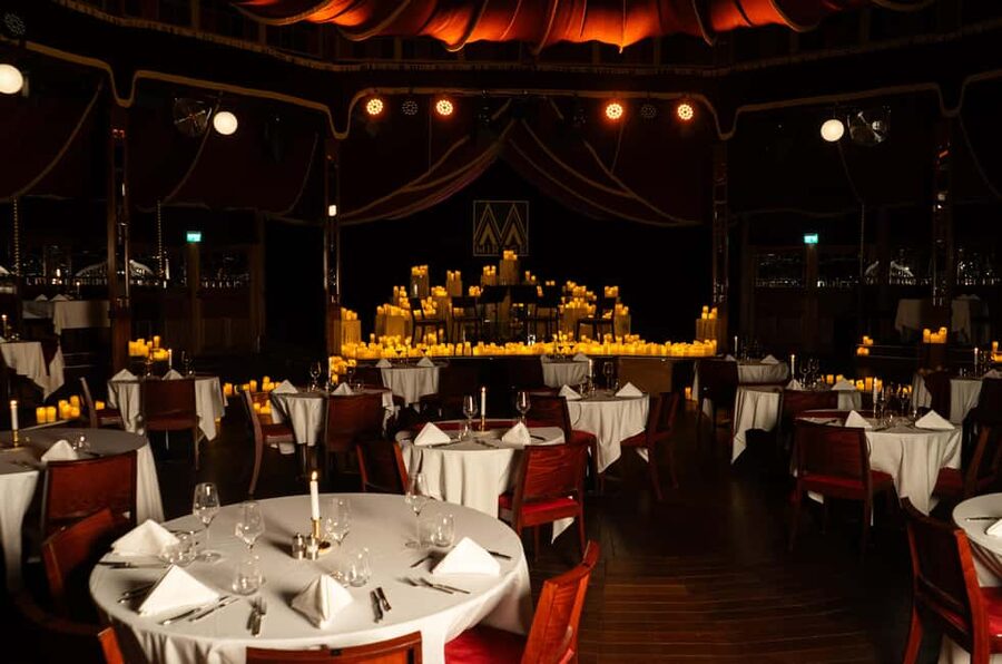 Nuit des Lumières - The Candlelight Dinner Concert in Vienna - Who will enjoy this evening most?