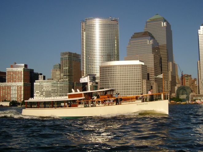 NYC: Evening Jazz Cruise on the Yacht Manhattan - A 90-Minute Route Through New York Harbor