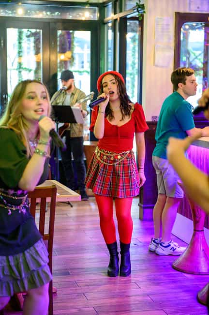 NYC: Immersive Dinner Show with Live Music - Why the Columbus Circle location helps