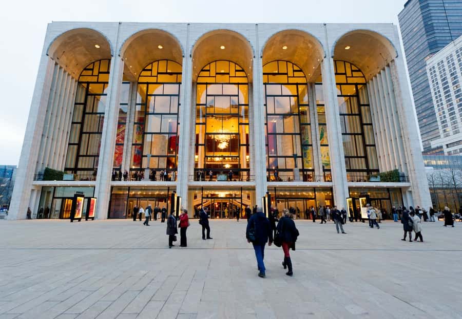 NYC: The Metropolitan Opera Tickets - What the performance feels like from start to finish