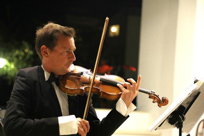 'O SOLE MIO - Neapolitan Songs and Opera - What the evening at Villa Fiorentino is meant to offer