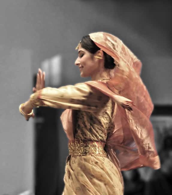 Old Delhi Haveli with live Classical dance, music & cuisine - Entering the restored havelis