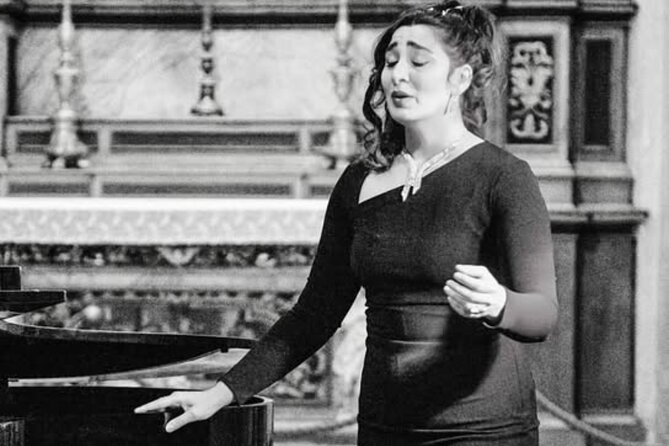Opera Concert in Verona Palace with Prosecco - The 60-minute program of arias and duets