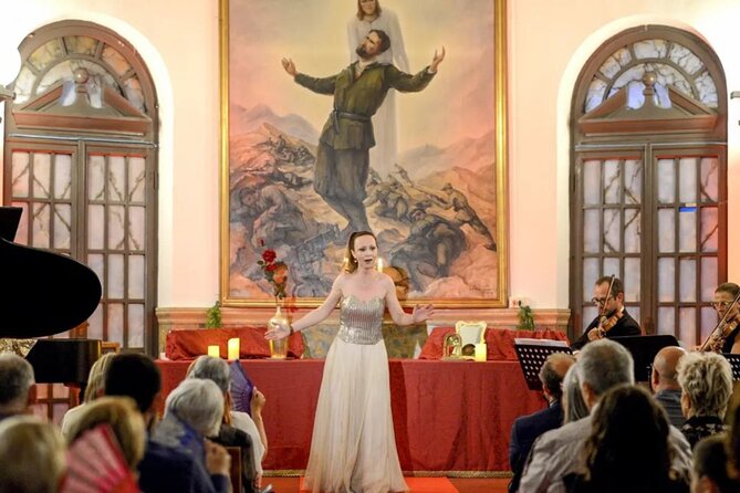 Opera Concert in Verona Palace with Prosecco - The welcome: prosecco, check-in, and seating