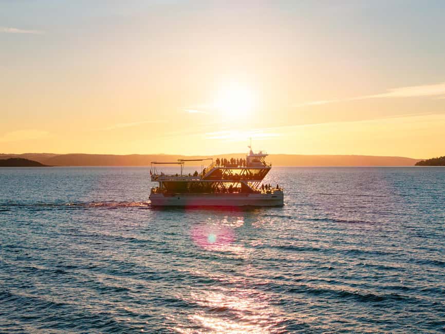 Oslo: 3-Course Dinner & Live Music Cruise on the Oslofjord - A Quiet Start at Rådhusbrygge 2