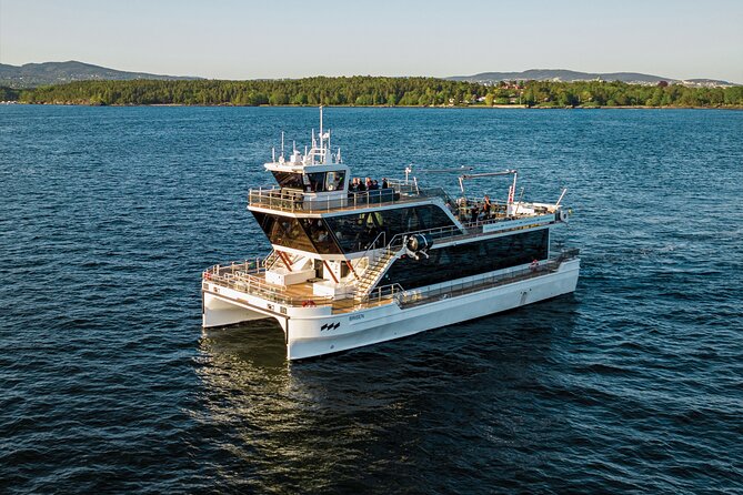 Oslo fjord 3-Course Dinner Cruise with Live Music - Service and special requests