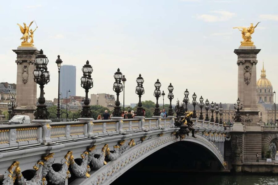 Pairs: The Opera to Hotel des Invalides Guided Walking Tour - Place de la Concorde and the Revolution