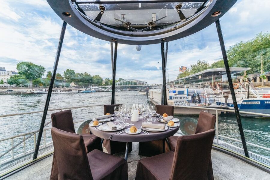 Paris: 3-Course-Dinner Cruise on the Seine with live music - Is $135 good value?