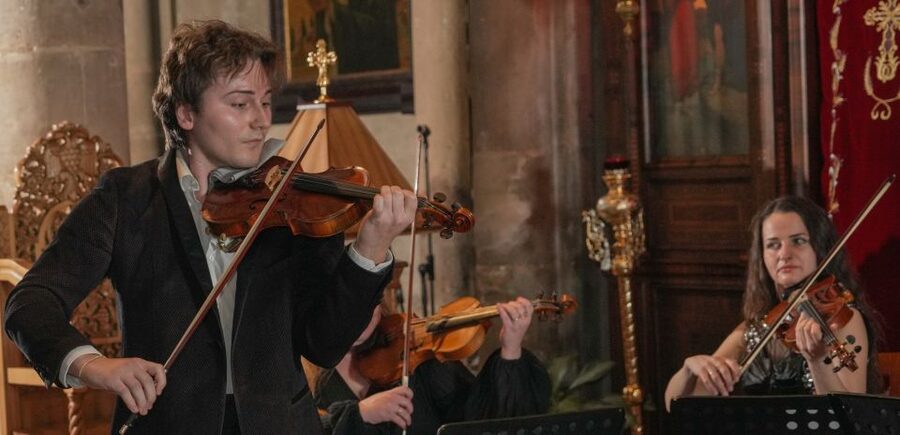 Paris: Classical Music Concert in Saint-Julien-le-Pauvre - Pair the concert with the Latin Quarter