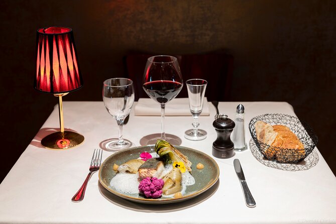 Paris Dinner Show Opera Bel Canto - The singing, humor, and language issue