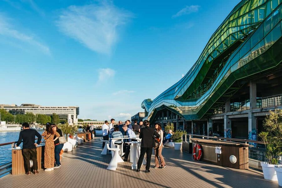 Paris: Gourmet Dinner Cruise on Seine River with Live Music - Paris by boat, dinner, and dancing