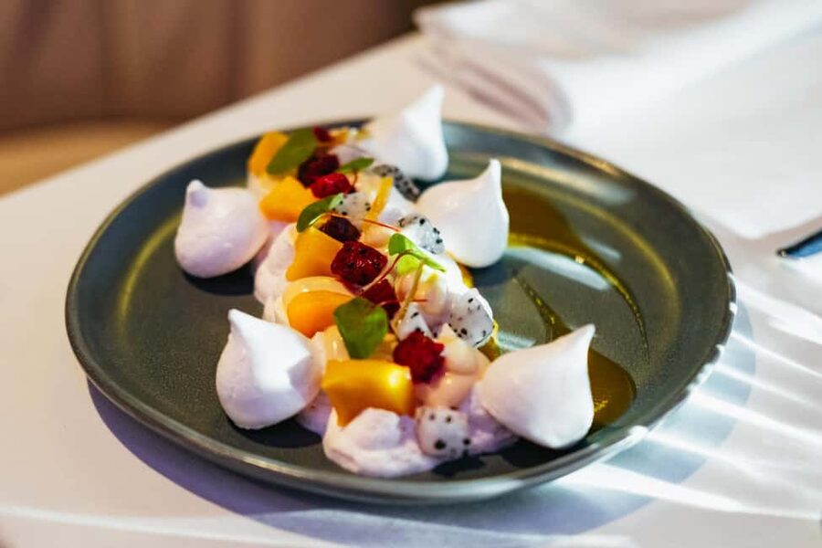 Paris: Gourmet Dinner Cruise on Seine River with Live Music - The three-course menu: what to expect