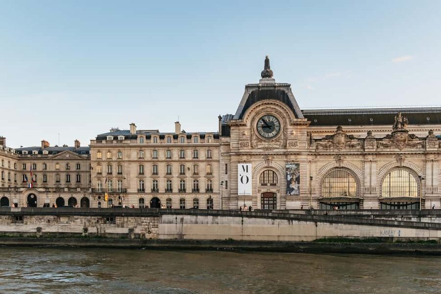 Paris: Gourmet Dinner Cruise on Seine River with Live Music - Who will enjoy this Seine cruise most?