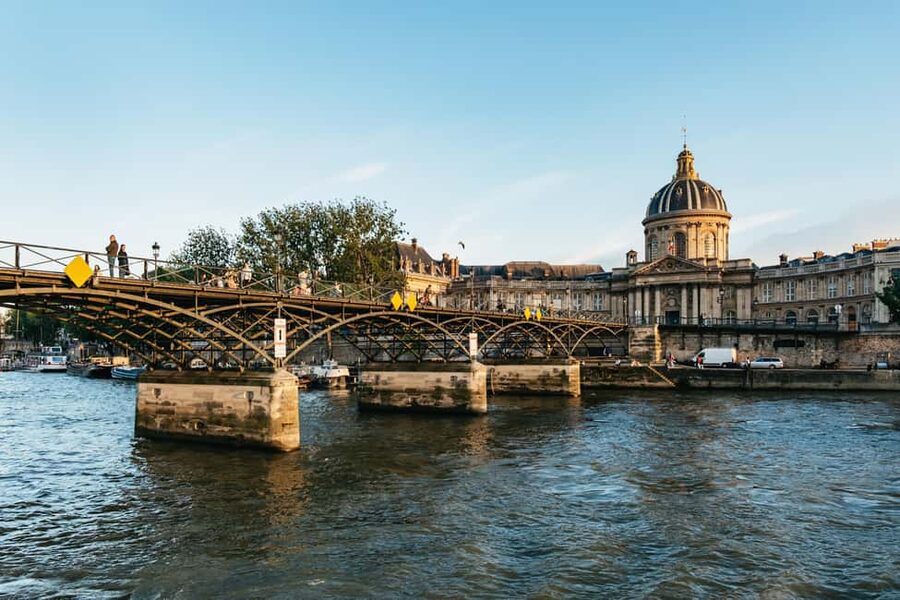 Paris: Gourmet Dinner Cruise on Seine River with Live Music - FAQ