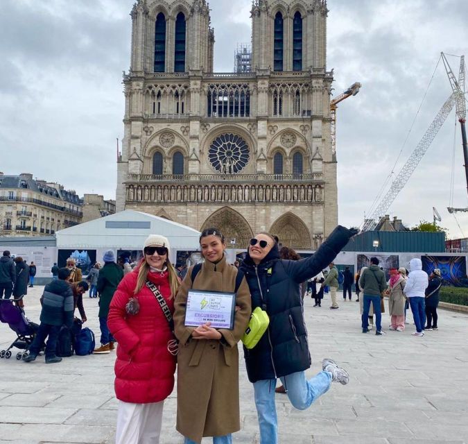 Paris: Guided Walking Tour from Opera Garnier to Notre-Dame - The guides and storytelling style