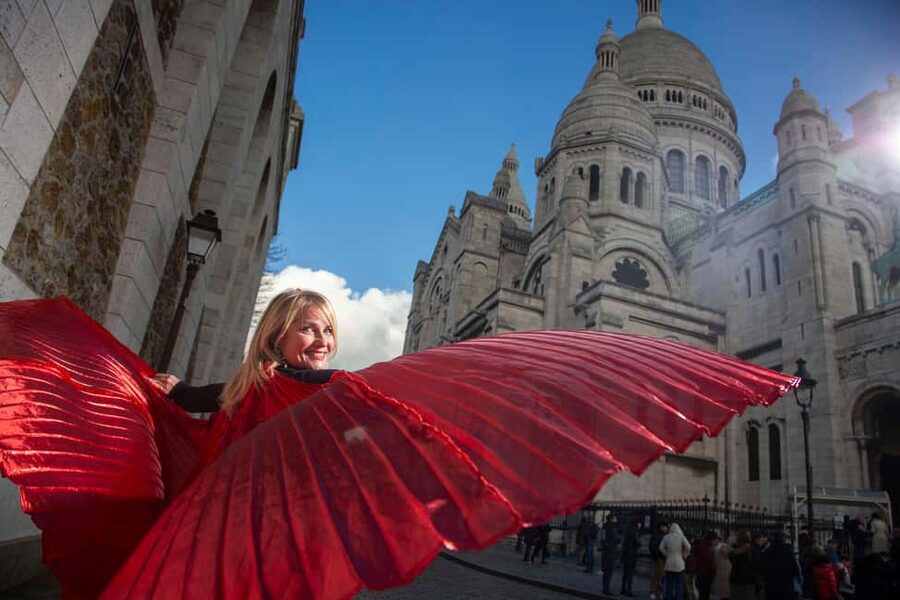 Paris: Opera Singer Guide in Montmartre - Key points at a glance