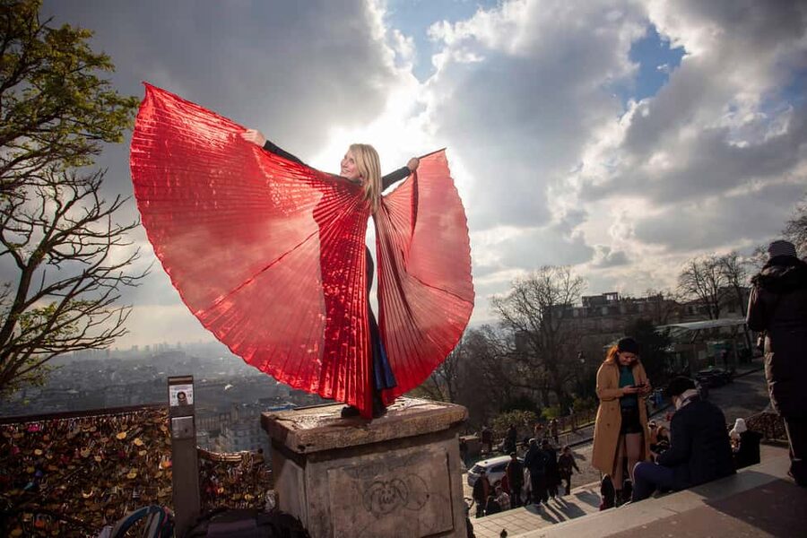 Paris: Opera Singer Guide in Montmartre - Stories of the people behind the hill
