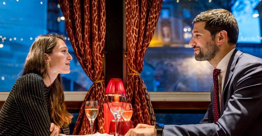 Paris: Seine River Cruise with 3-Course Dinner & Live Music - Choosing between the 6:45 and 9:15 departures