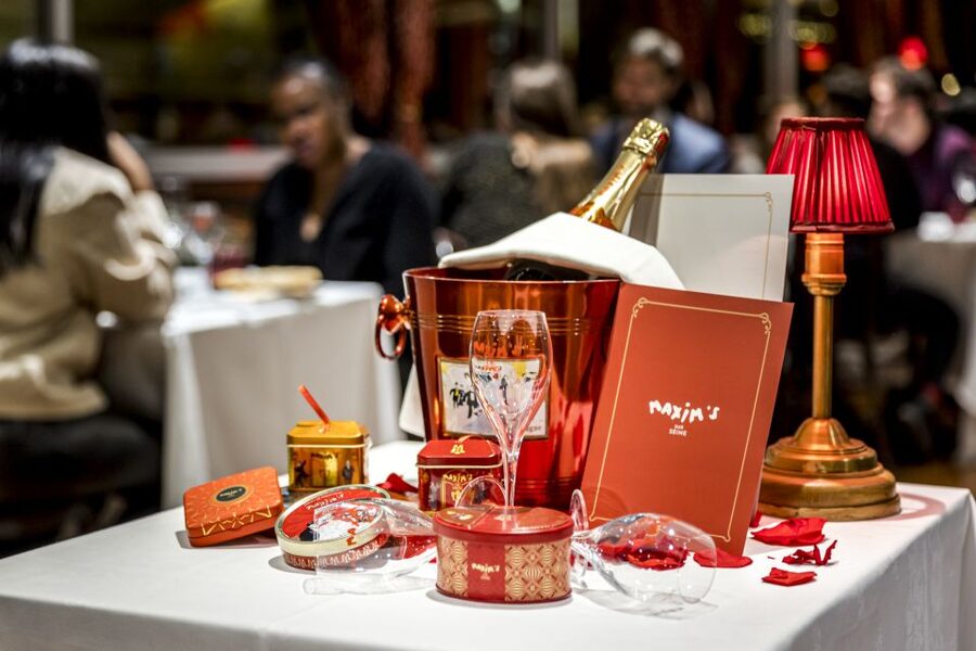 Paris: Seine River Cruise with 3-Course Dinner & Live Music - The Eiffel Tower finale