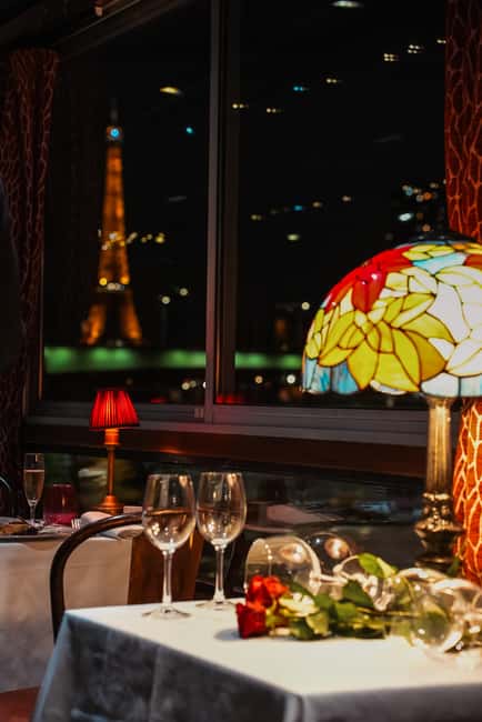 Paris: Seine River Cruise with 3-Course Dinner & Live Music - Live music and the feel of the cabin