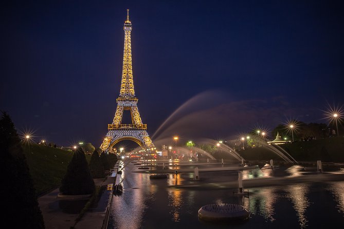 Paris Seine River Dinner Cruise by Maxim's with Champagne & Music - Musée d’Orsay and the old railway station