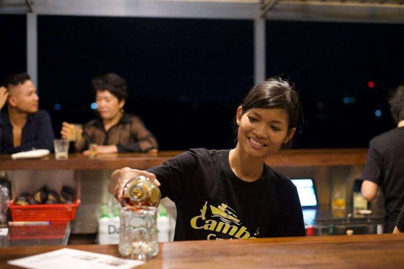 Phnom Penh: Mekong Sunset Dinner Cruise with Live Music - Should you book the Cambo Cruise?
