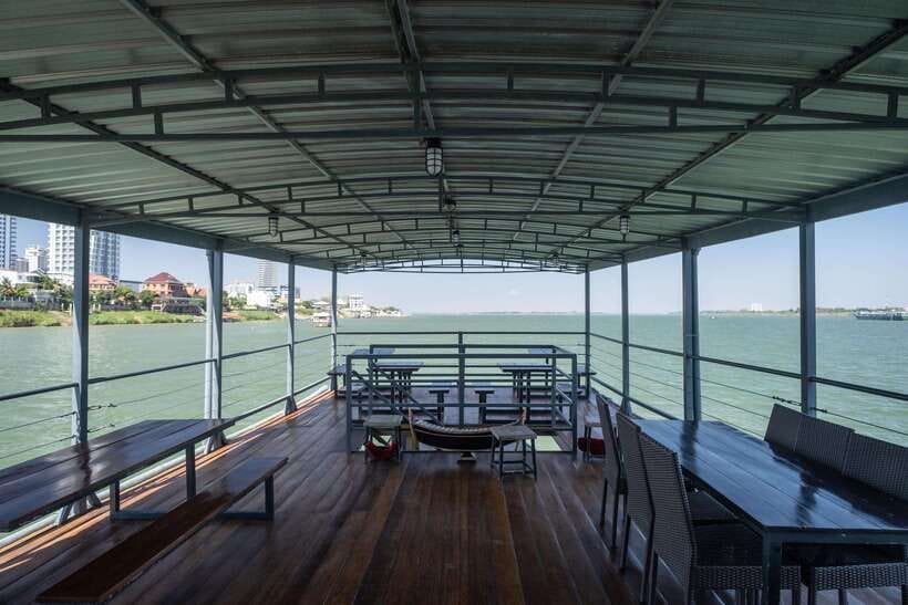 Phnom Penh: Mekong Sunset Dinner Cruise with Live Music - Choosing 5pm or 7pm