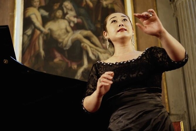 Pizza Dinner and Italian Opera Arias Concert in Florence - What the $99.73 price really buys
