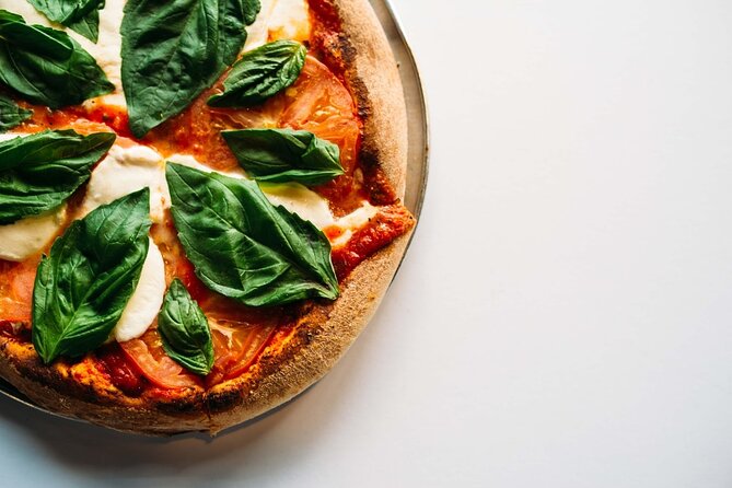 Pizza Dinner and Italian Opera Arias Concert in Florence - Timing, group size, and practical details