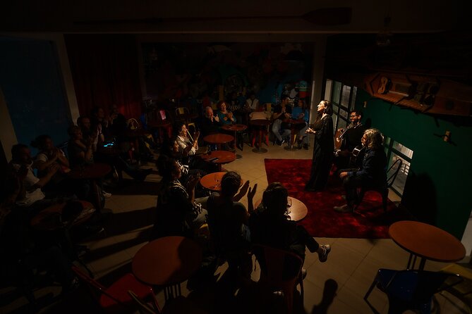 Porto: Authentic Fado Music by the River - One hour of music, close enough to see every gesture