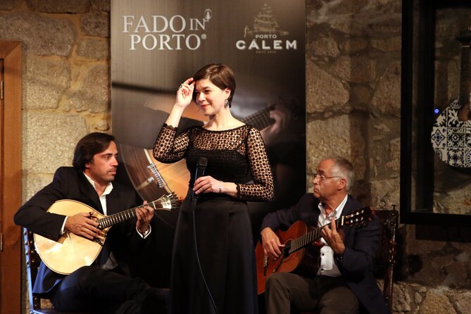 Porto: Cálem Cellar Tour, Live Fado Show and Wine Tasting - Starting at Cálem in Vila Nova de Gaia