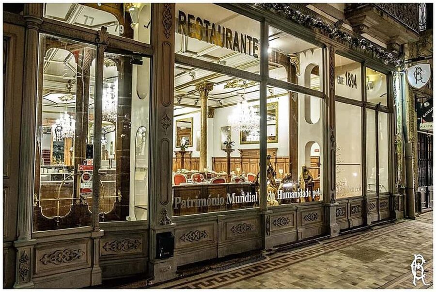 Porto: Dinner with Fado and Traditional Portuguese Music - A 9:00 PM start in Porto’s old center