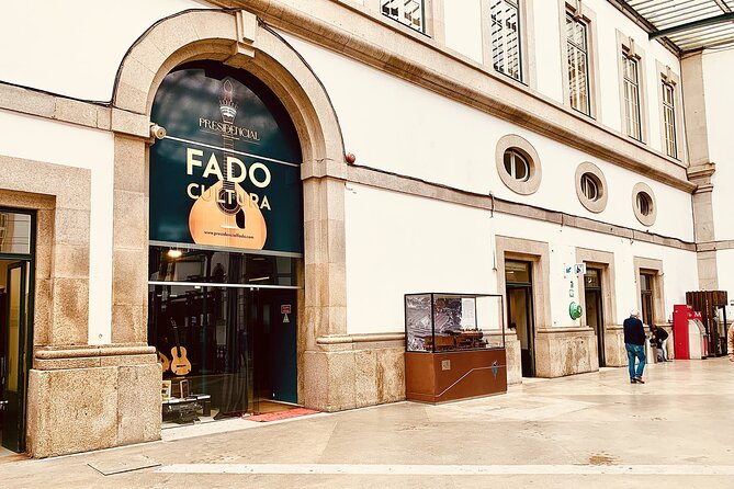Porto : Fado and Porto Wine Show at the Trinity Noble Hall - Entering Porto’s Trinity Noble Hall