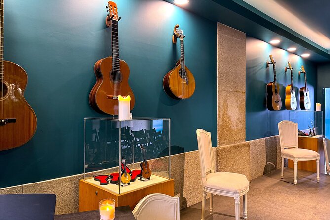 Porto : Fado and Porto Wine Show at the Trinity Noble Hall - A practical evening near Aliados