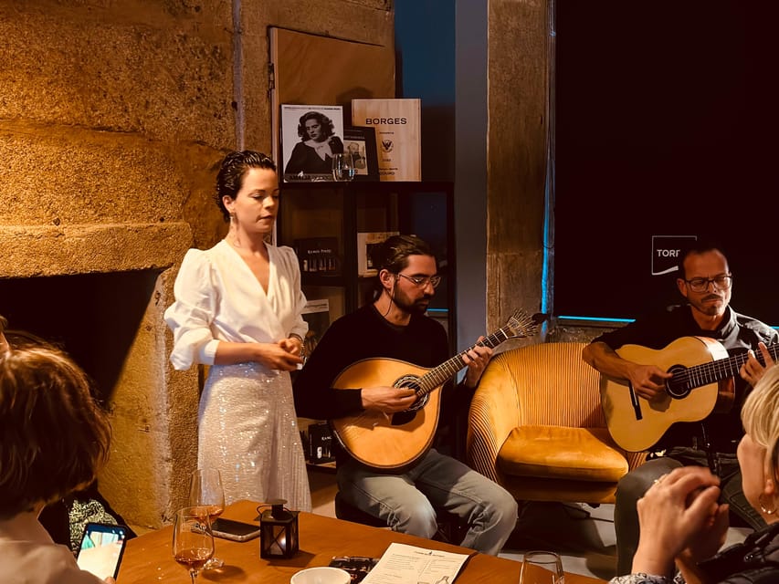 Porto: Fado Live Music, Wine & Cultural Introduction - Two voices, two guitars, and the sound of saudade