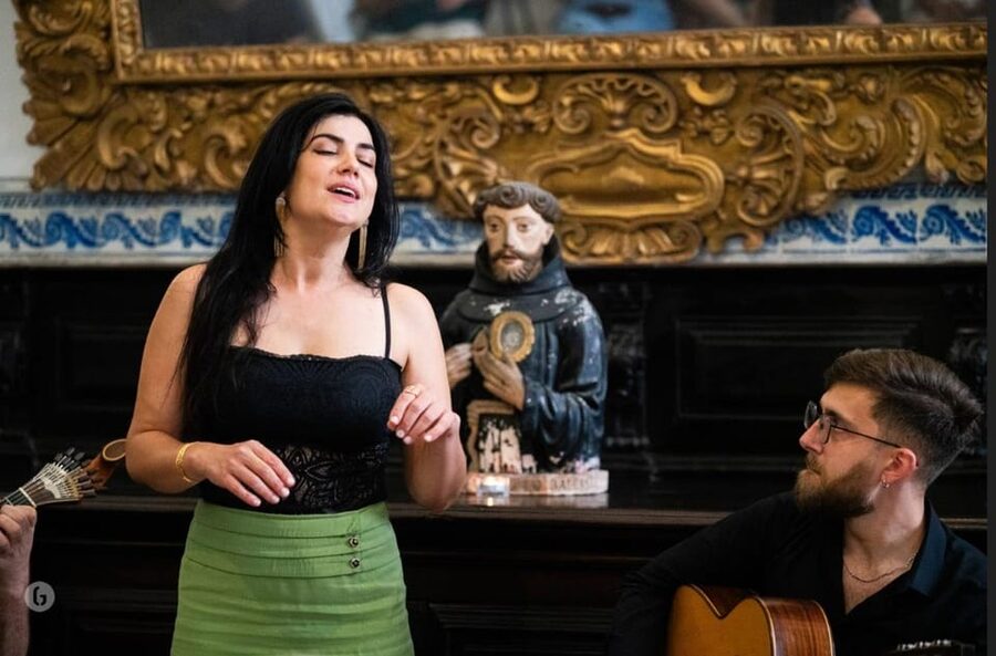 “Porto: Fado Show with Guided Tour in a Historic Monastery” - From church and organ to a smaller chapel