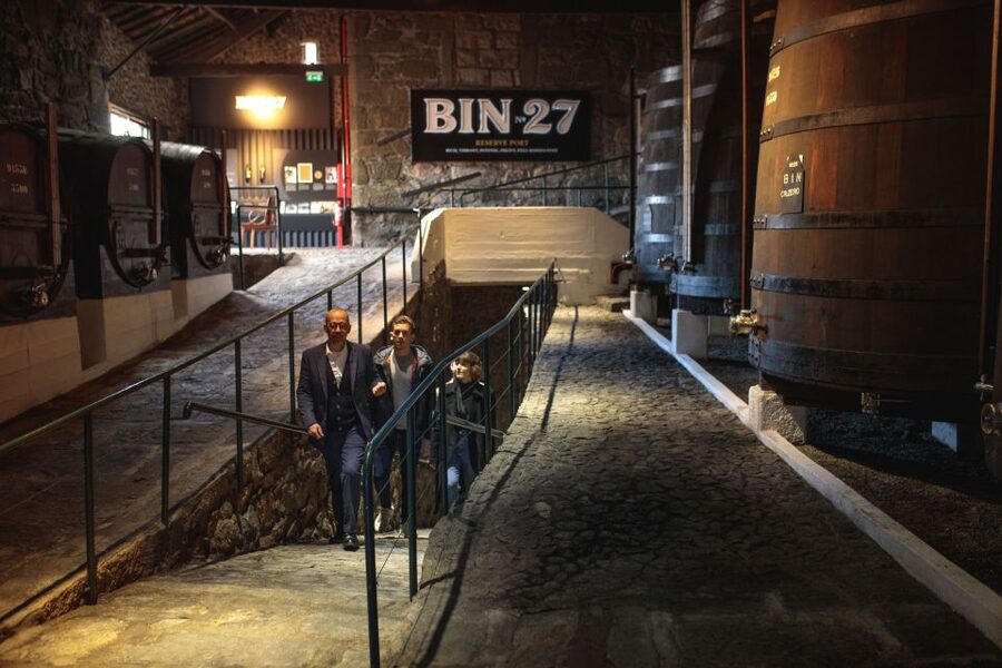Porto: Fonseca Cellar Tour & Fado Show with Optional Dinner - What the Fado performance adds