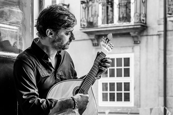 Porto: Live Portuguese Fado Experience with Port Wine - A closer look at the musicians and singers