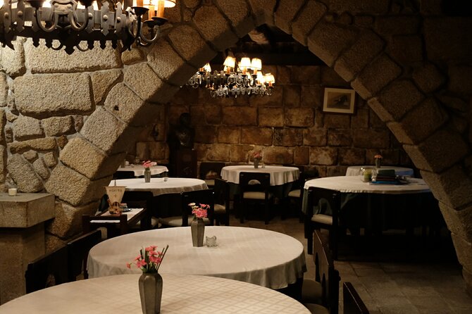 Porto Moonlight Walk and Fado Dinner - Hearing songs explained after each performance