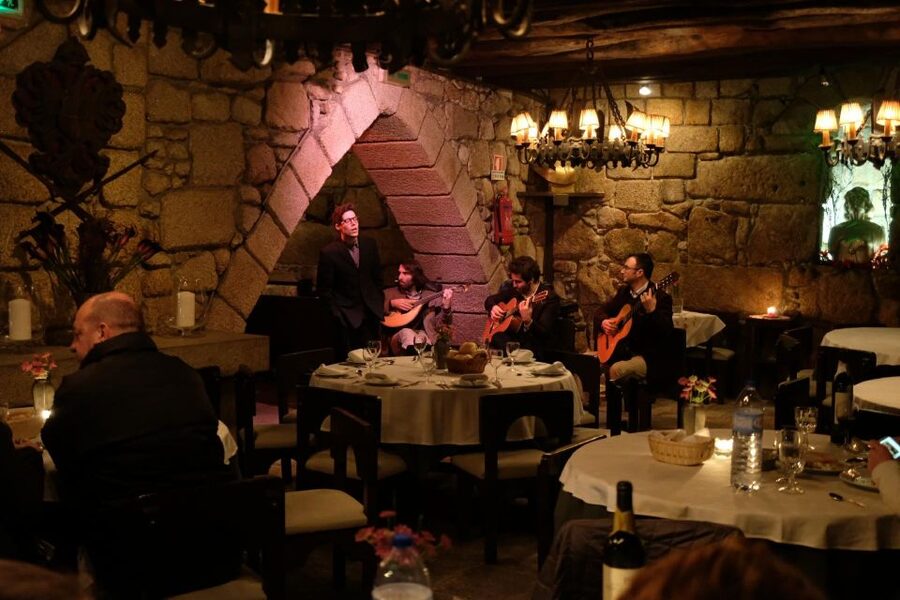 Porto Moonlight Walk & Fado Dinner - Why this Fado house matters