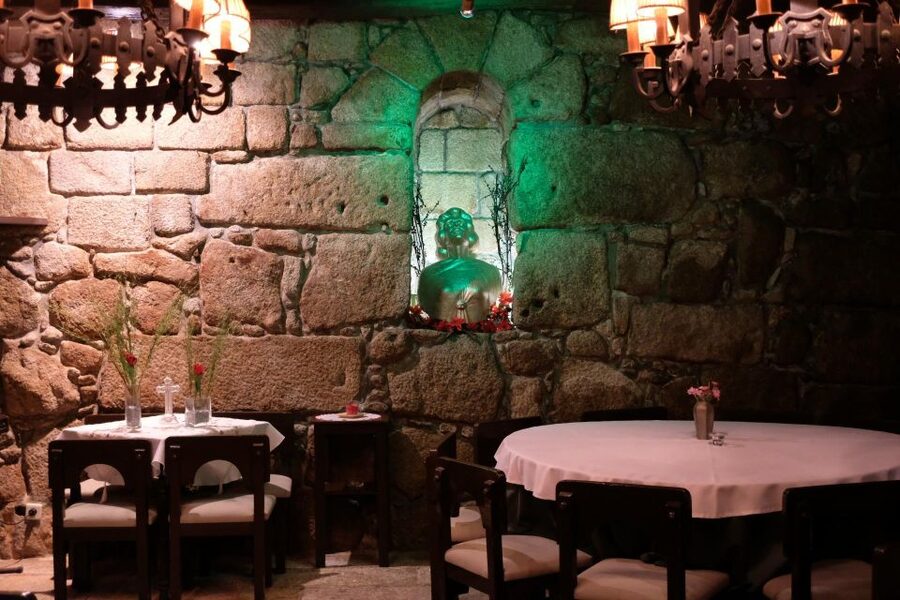 Porto Moonlight Walk & Fado Dinner - Who will get the most from this Porto evening