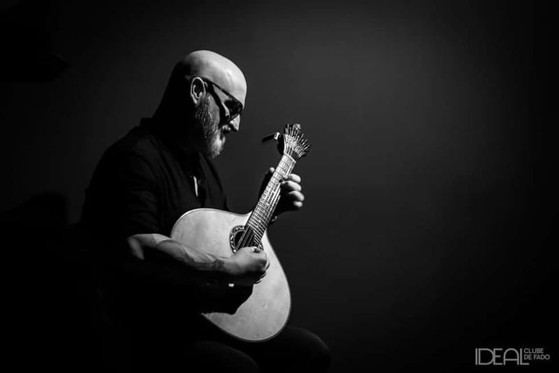 Porto: The highest-rated traditional fado concert (downtown) - Arriving in a room made for close listening