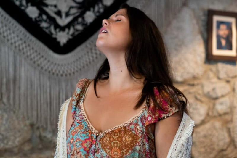 Porto: What is Fado? Commented Live Concert with Port Wine - The opening: traditional Lisbon Fado