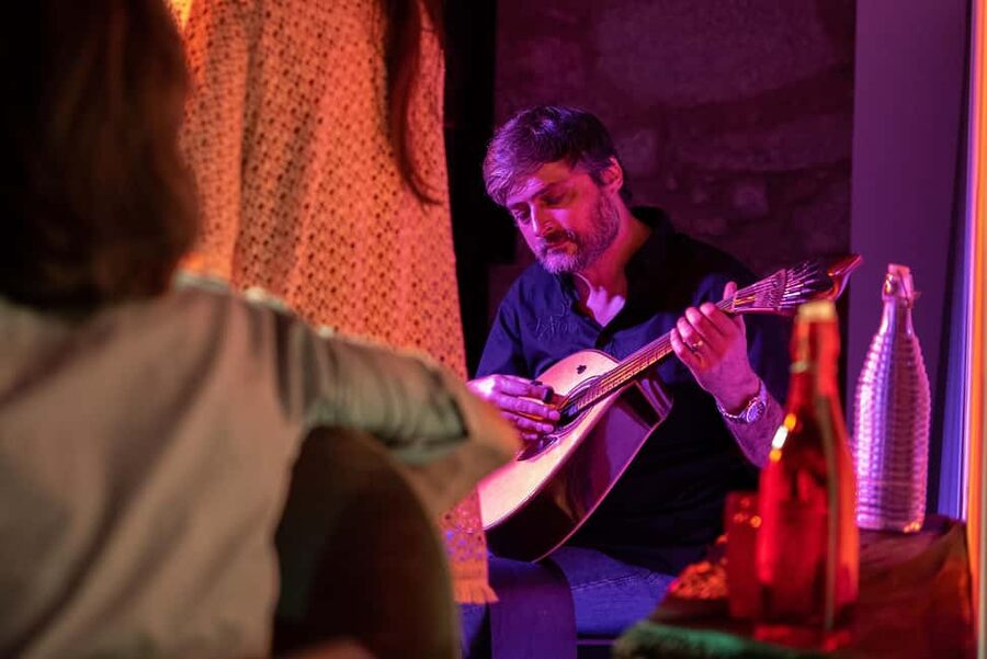 Porto: What is Fado? Commented Live Concert with Port Wine - From tradition to modern Fado