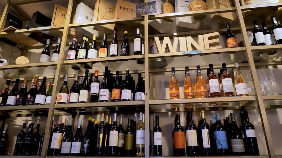 Porto: Wine Tour & One Hour Fado Show | All Included - A first drink at the century-old café